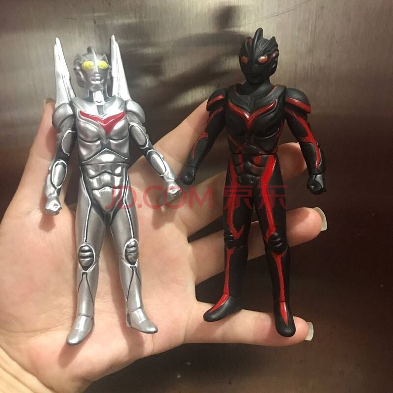 黄金色泽塔奥特曼玩具手办模型的简单介绍  第2张